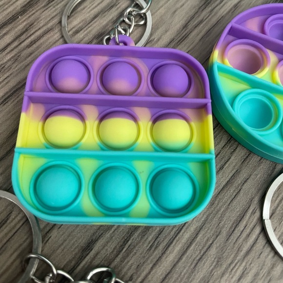 Colorful Pop It Keychains - Picture 7 of 10